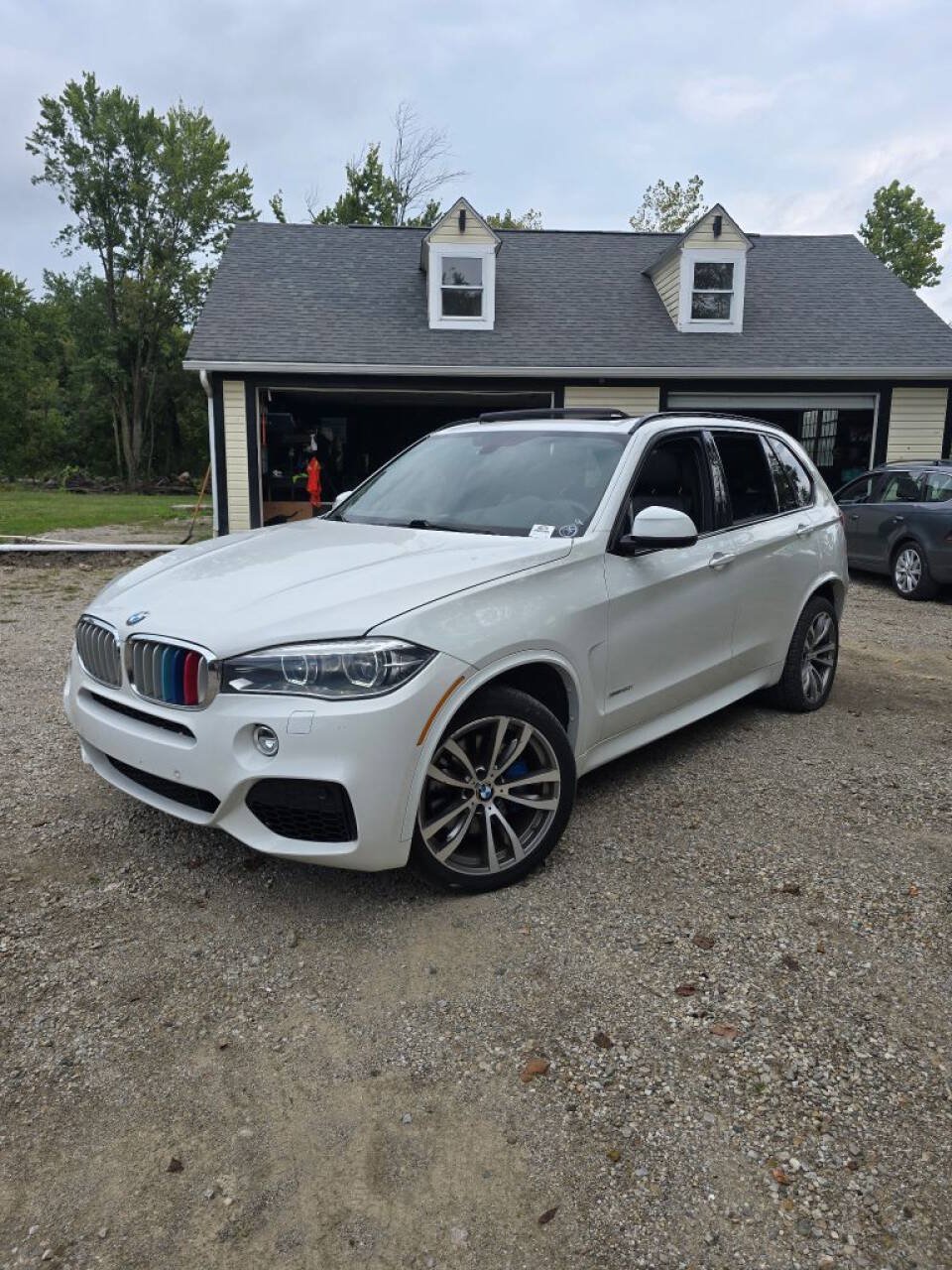 Used 2016 BMW X5 xDrive50i AWD/4WD image 1