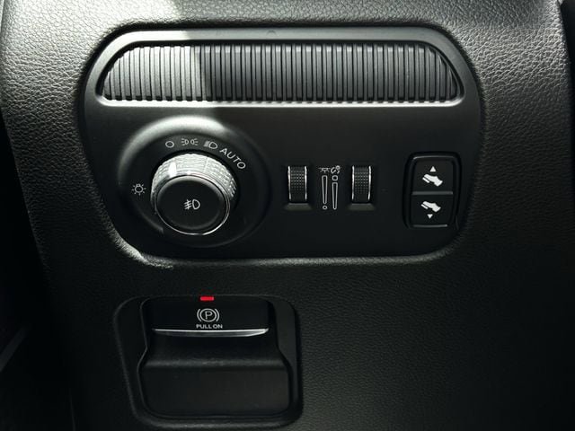 Used 2022 Jeep Wagoneer Series II AWD/4WD image 24