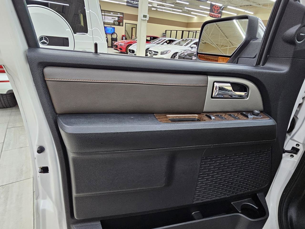 Used 2015 Ford Expedition EL King Ranch RWD image 41