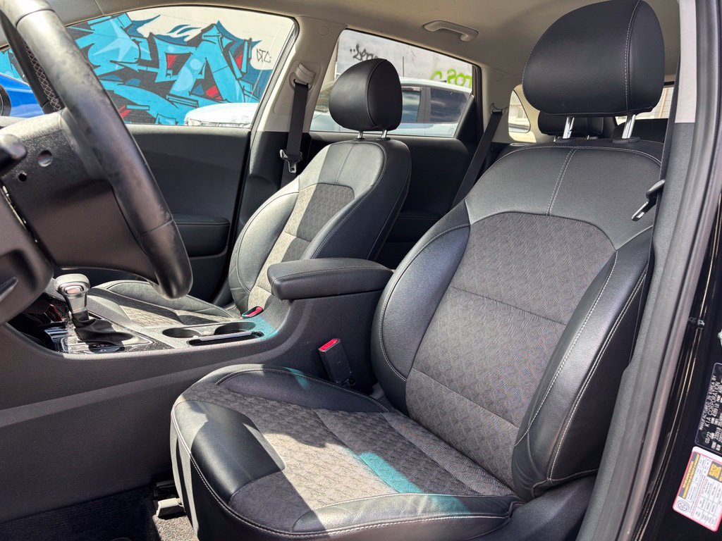 Used 2022 Kia Niro LXS FWD image 8