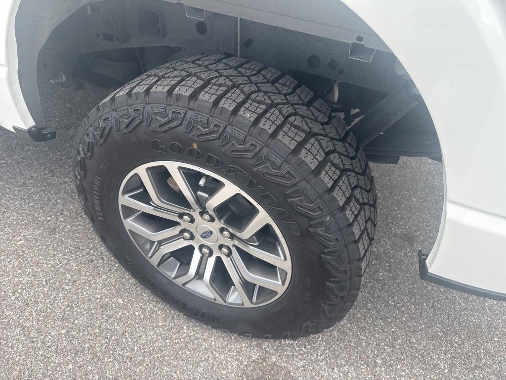 Used 2021 Ford F150 Lariat w/ Max Trailer Tow Package image 12