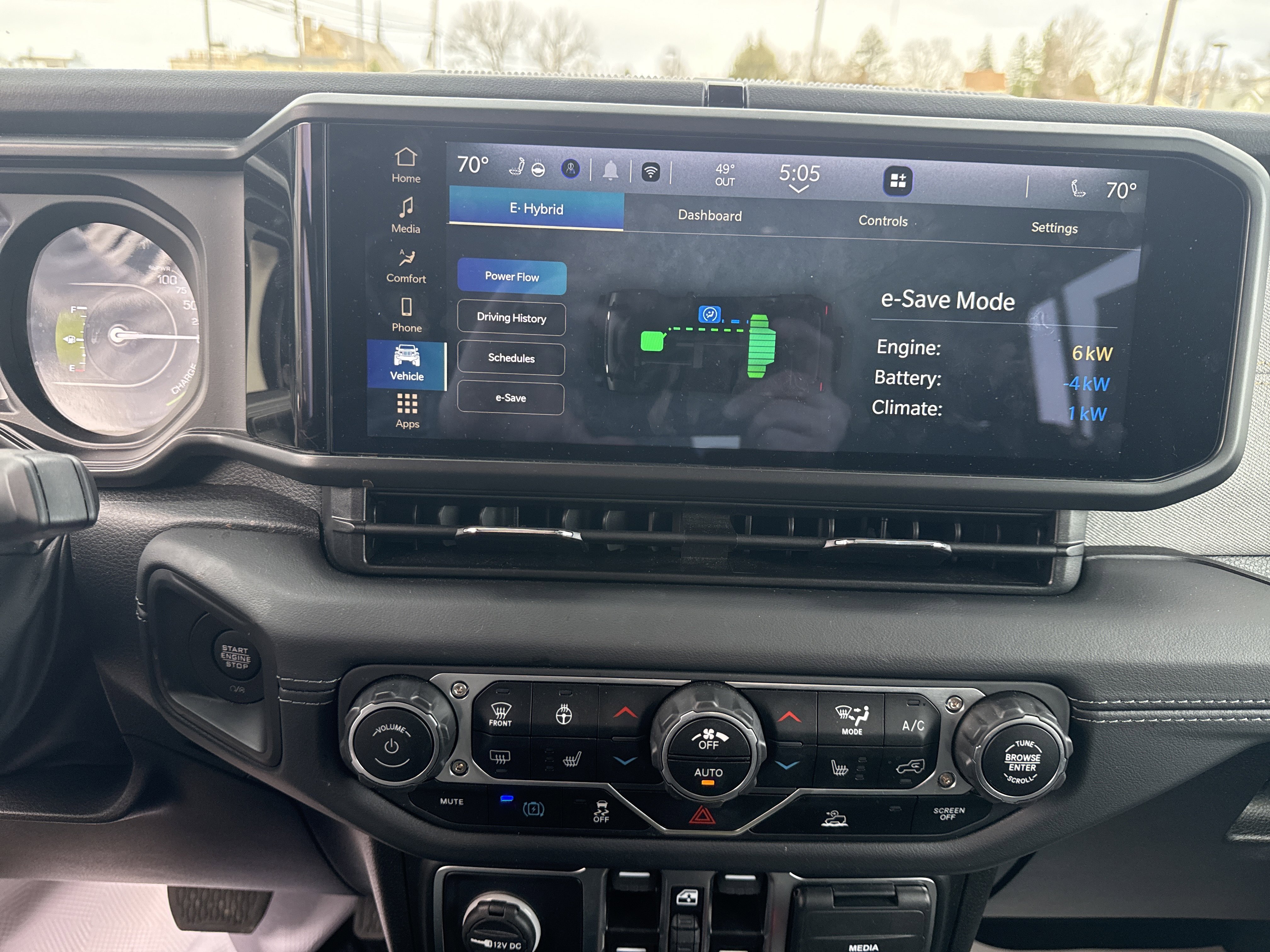 Used 2025 Jeep Wrangler Sahara image 23