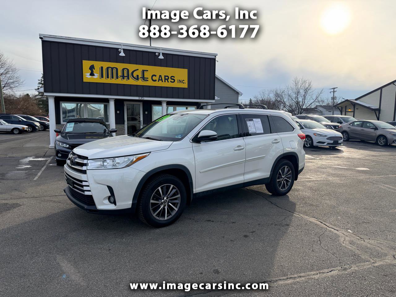 Used 2019 Toyota Highlander XLE image 1