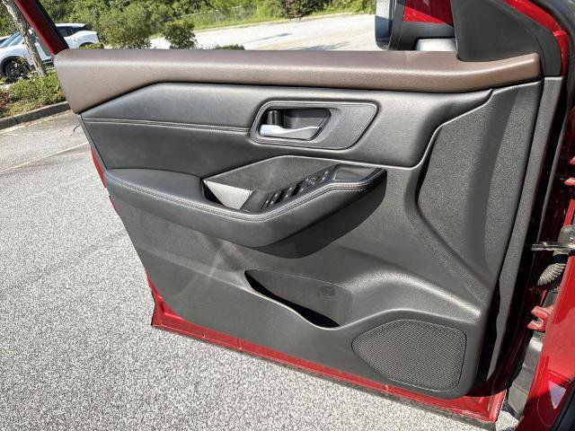 Certified 2023 Nissan Rogue SV w/ SV Premium B Package FWD image 15