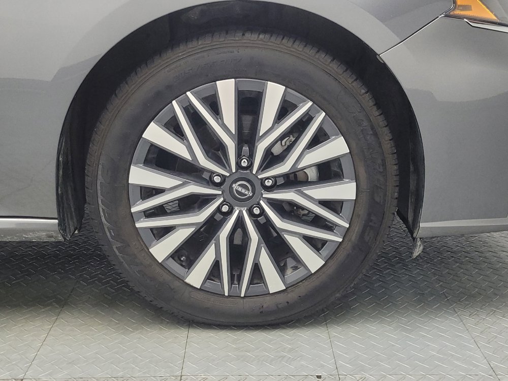 Used 2024 Nissan Altima 2.5 SV image 31