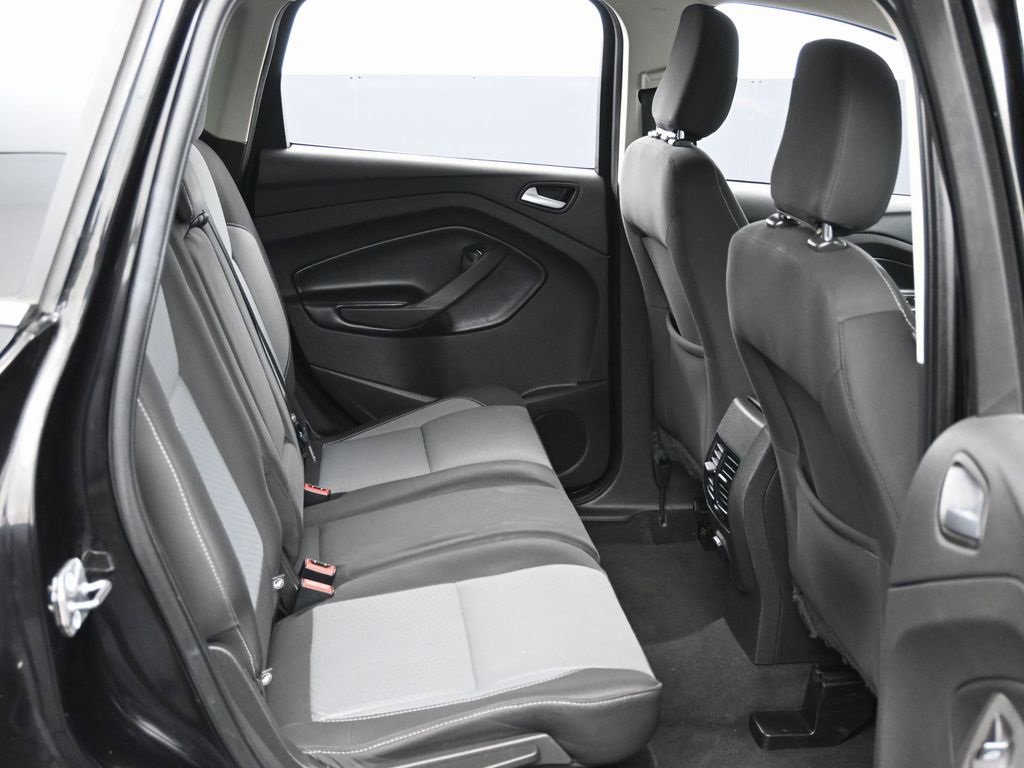 Used 2019 Ford Escape SE image 32