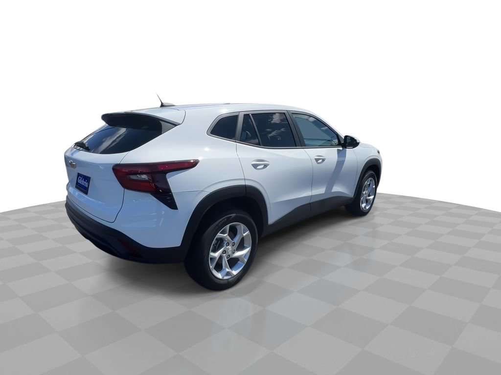 Used 2024 Chevrolet Trax LS w/ LS Convenience Package FWD image 8