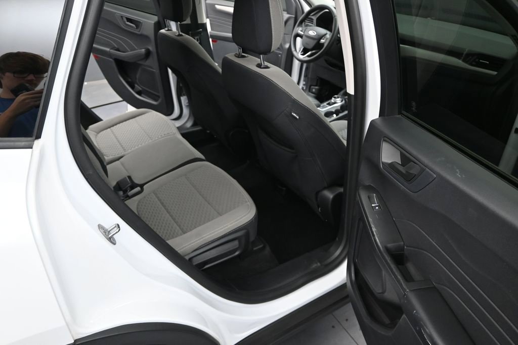 Used 2022 Ford Escape SE w/ Convenience Package FWD image 15