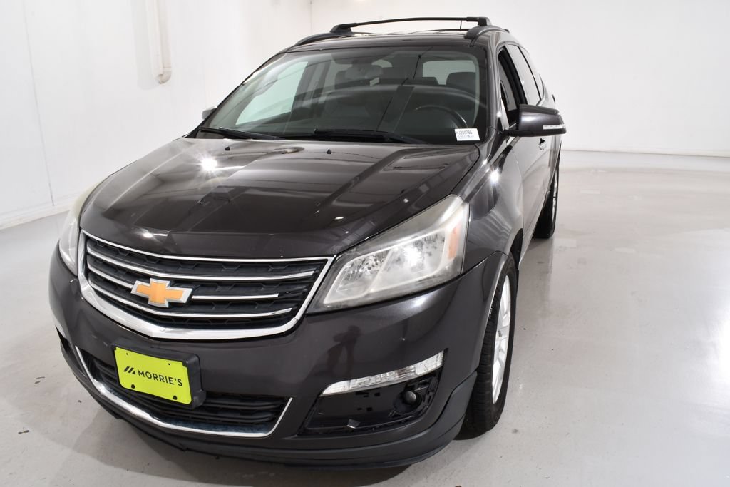 Used 2017 Chevrolet Traverse LT w/ Style and Technology Package FWD image 2