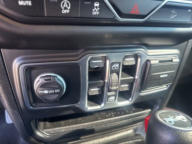 Used 2020 Jeep Wrangler Unlimited Sahara image 17