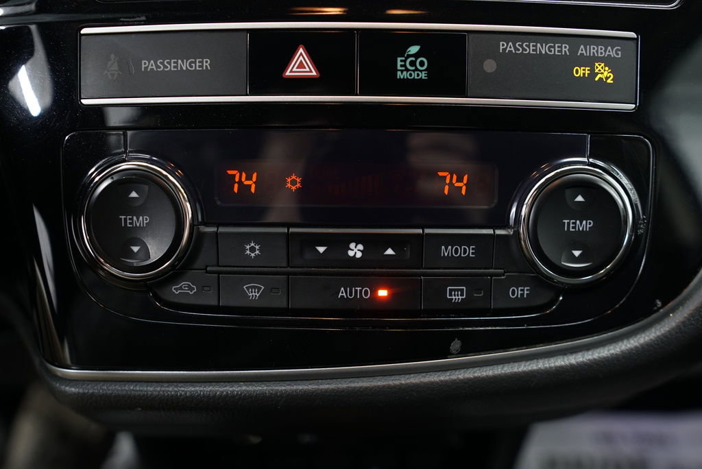 Used 2019 Mitsubishi Outlander SEL AWD/4WD image 31