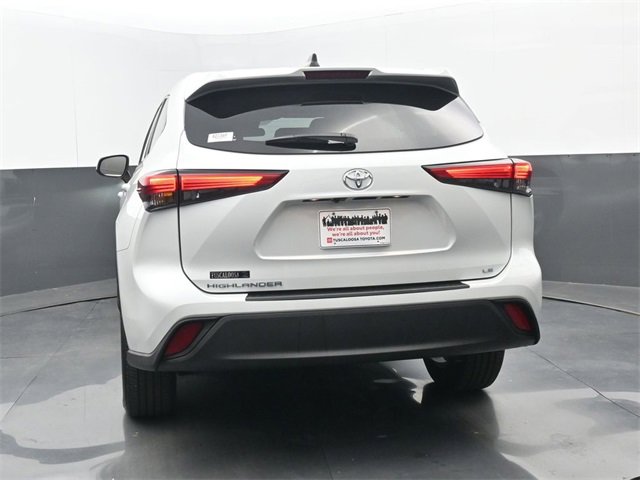 Used 2022 Toyota Highlander LE image 21