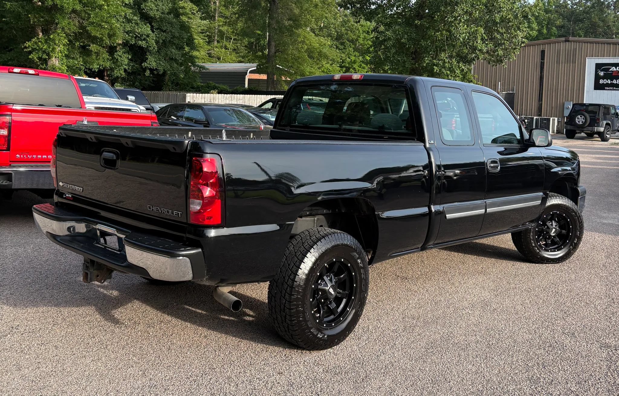 Used 2004 Chevrolet Silverado 1500 LS w/ Light Duty Power Package AWD/4WD image 8