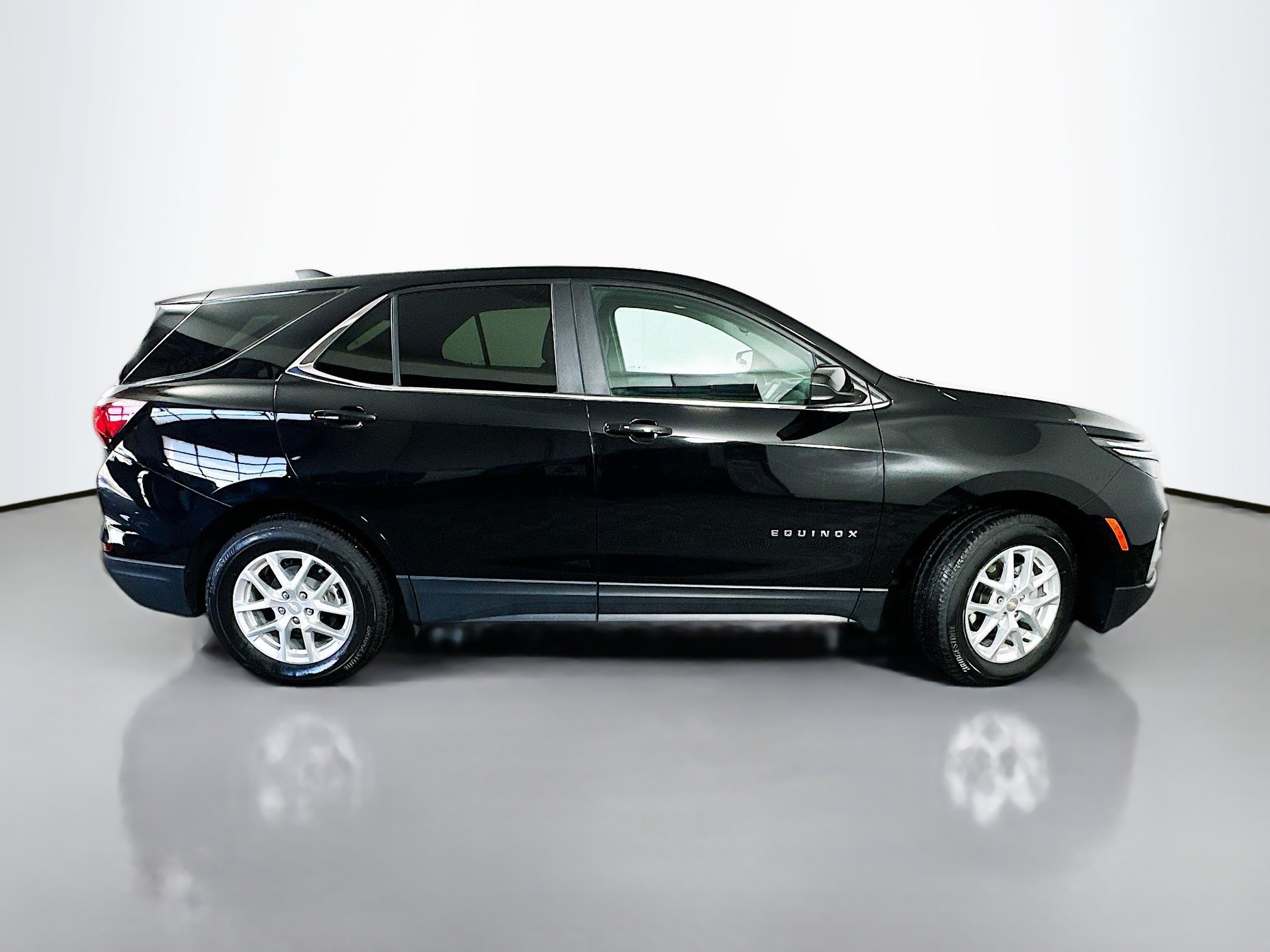 Used 2023 Chevrolet Equinox LT AWD/4WD image 8