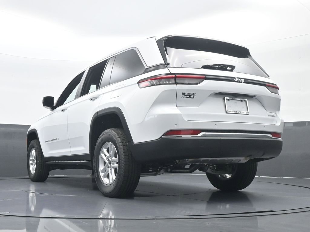 Used 2025 Jeep Grand Cherokee Laredo image 52