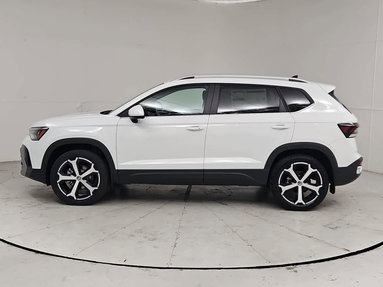 New 2026 Volkswagen Taos SEL AWD/4WD image 3