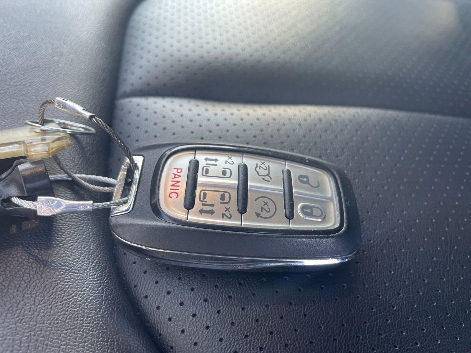 Used 2024 Chrysler Pacifica Touring-L image 18