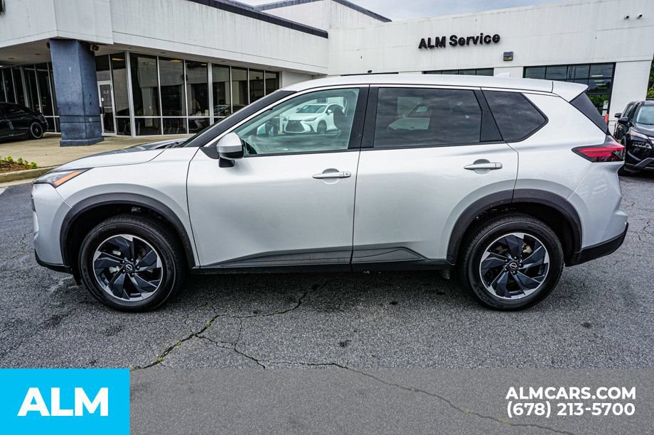 Used 2024 Nissan Rogue SV FWD image 6
