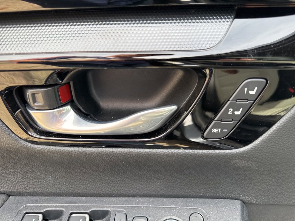 Used 2025 Honda CR-V Sport Touring image 13