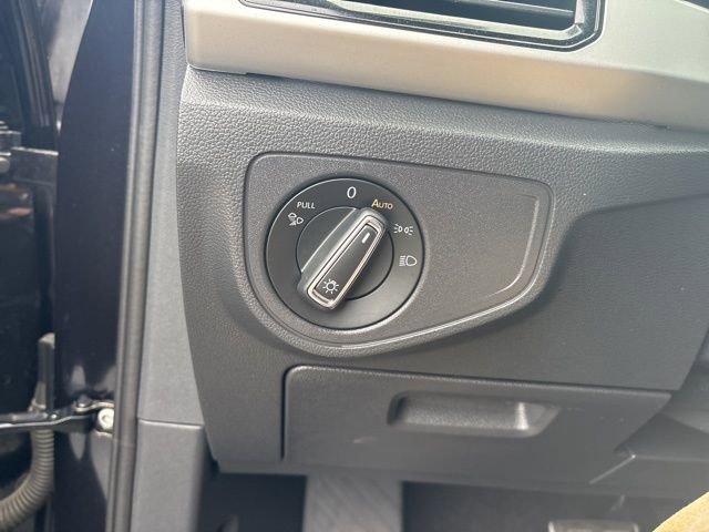 Used 2023 Volkswagen Atlas Cross Sport SEL Premium R-Line image 31