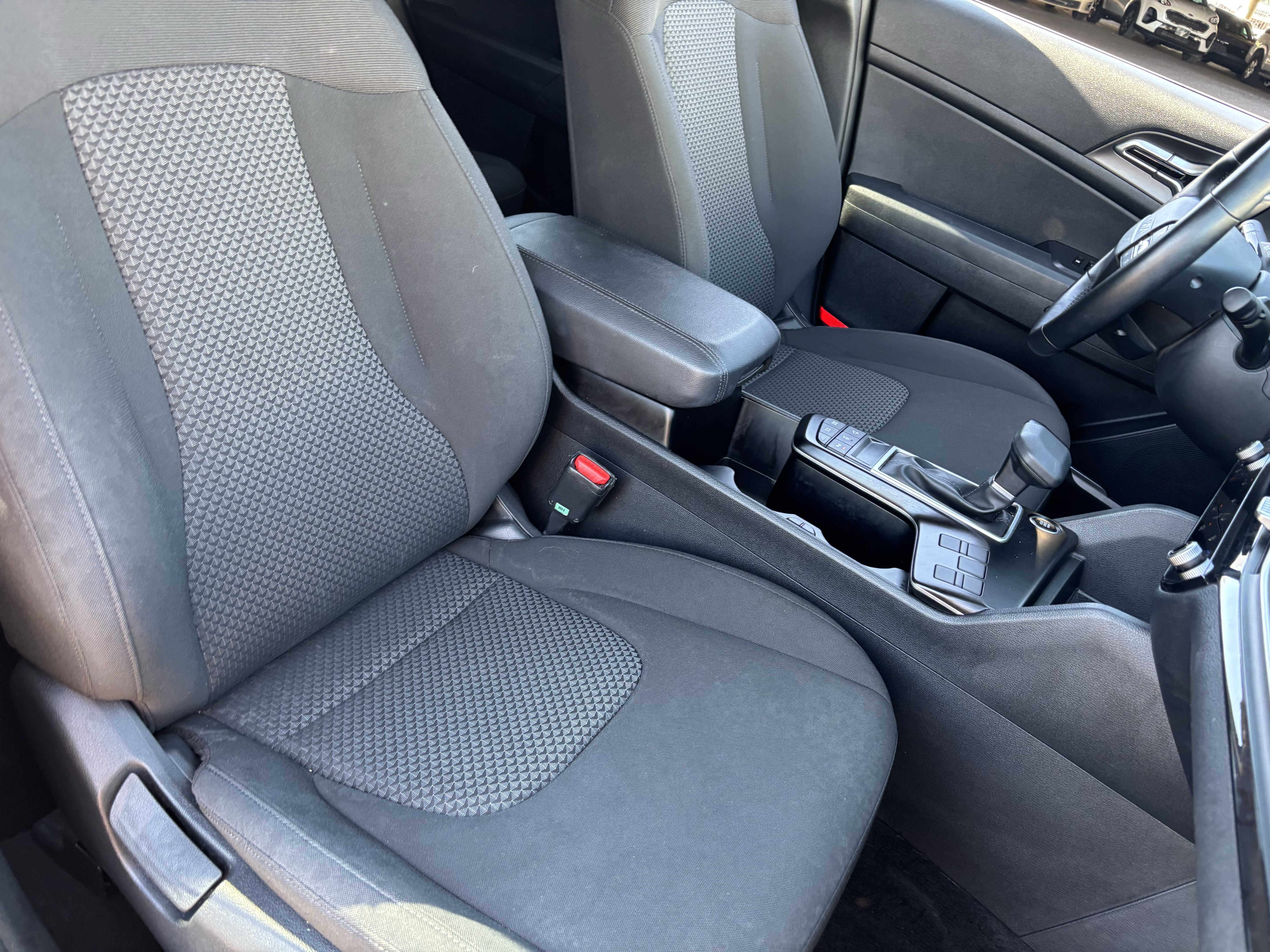 Certified 2026 Kia Sportage LX FWD image 8