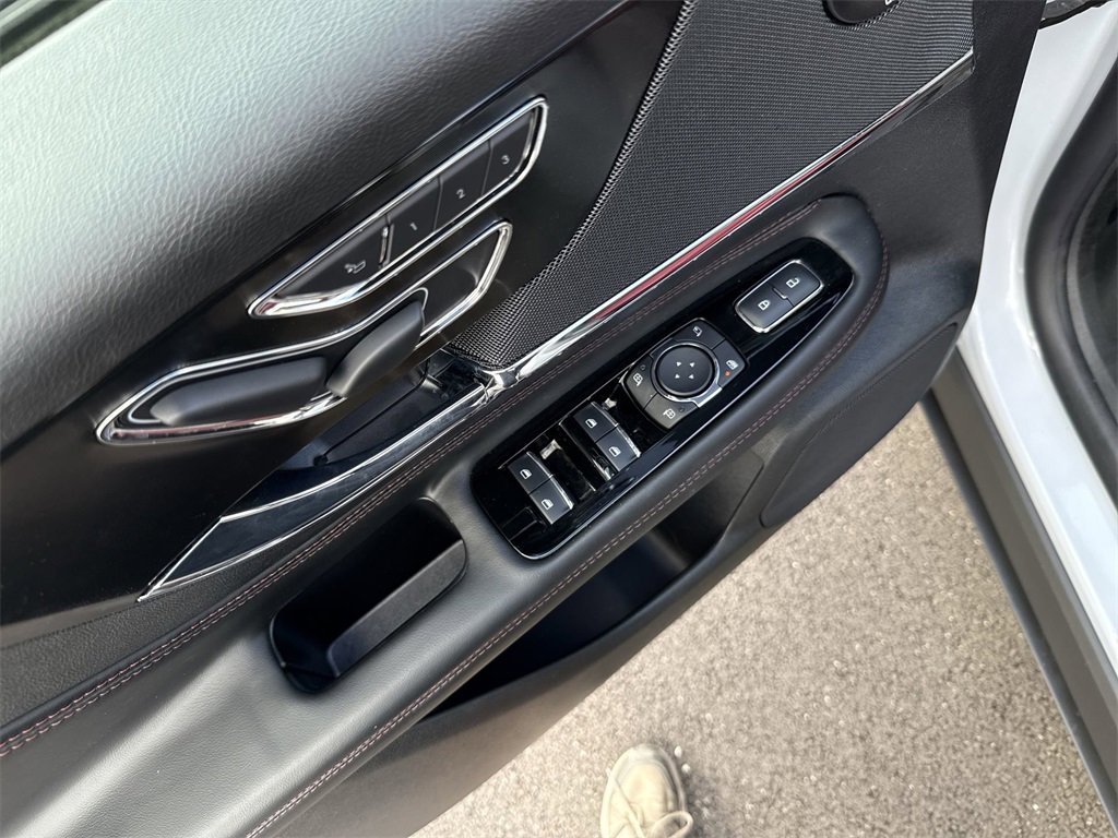 Certified 2025 Lincoln Corsair Reserve w/ Equipment Group 202A image 15