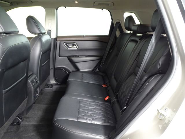 Used 2022 Nissan Rogue Platinum w/ Head-Up Display Package image 14