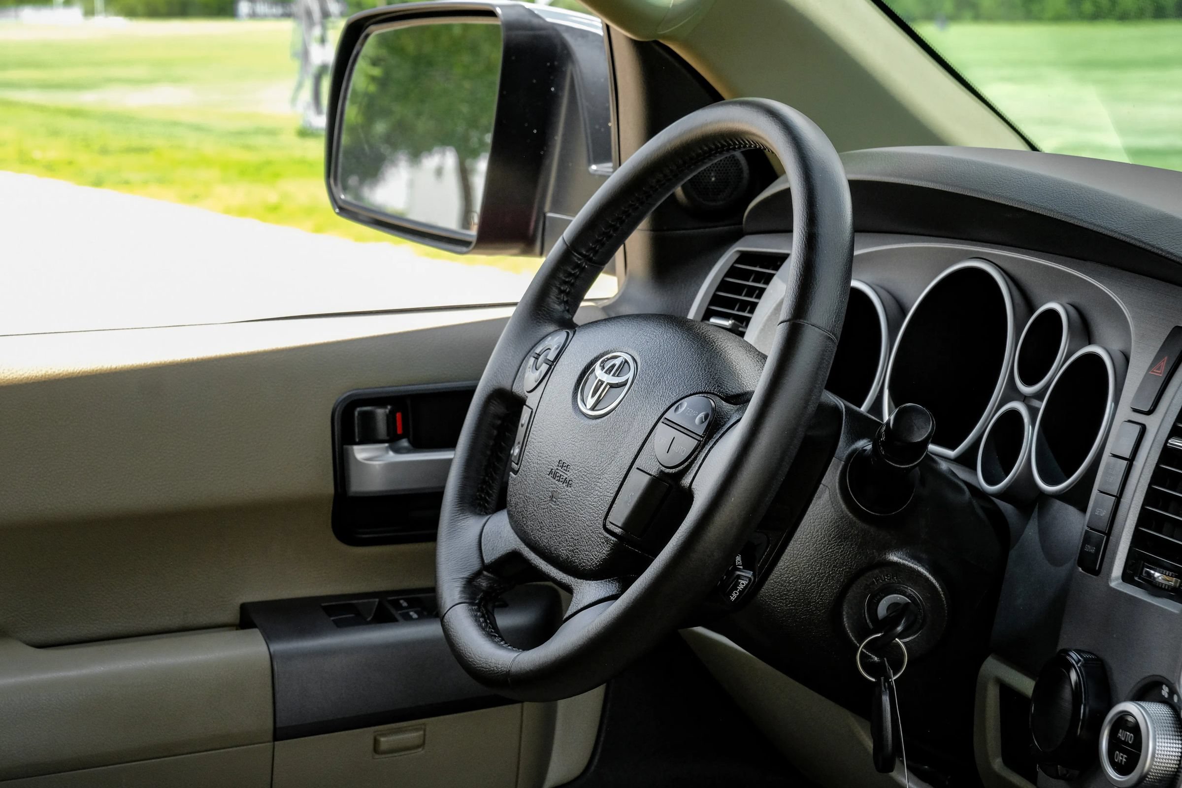 Used 2011 Toyota Sequoia Limited RWD image 12