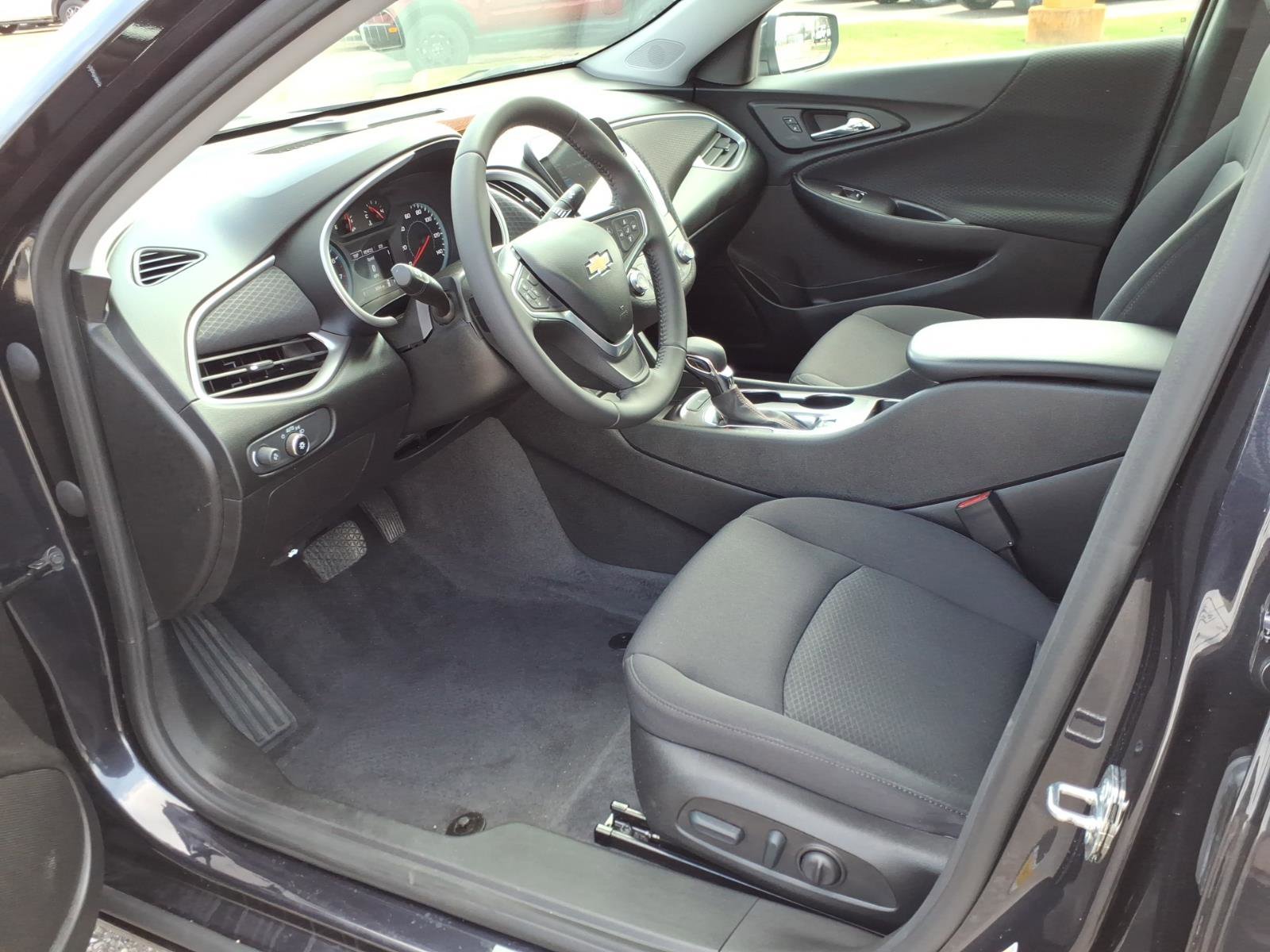 Used 2022 Chevrolet Malibu RS image 11