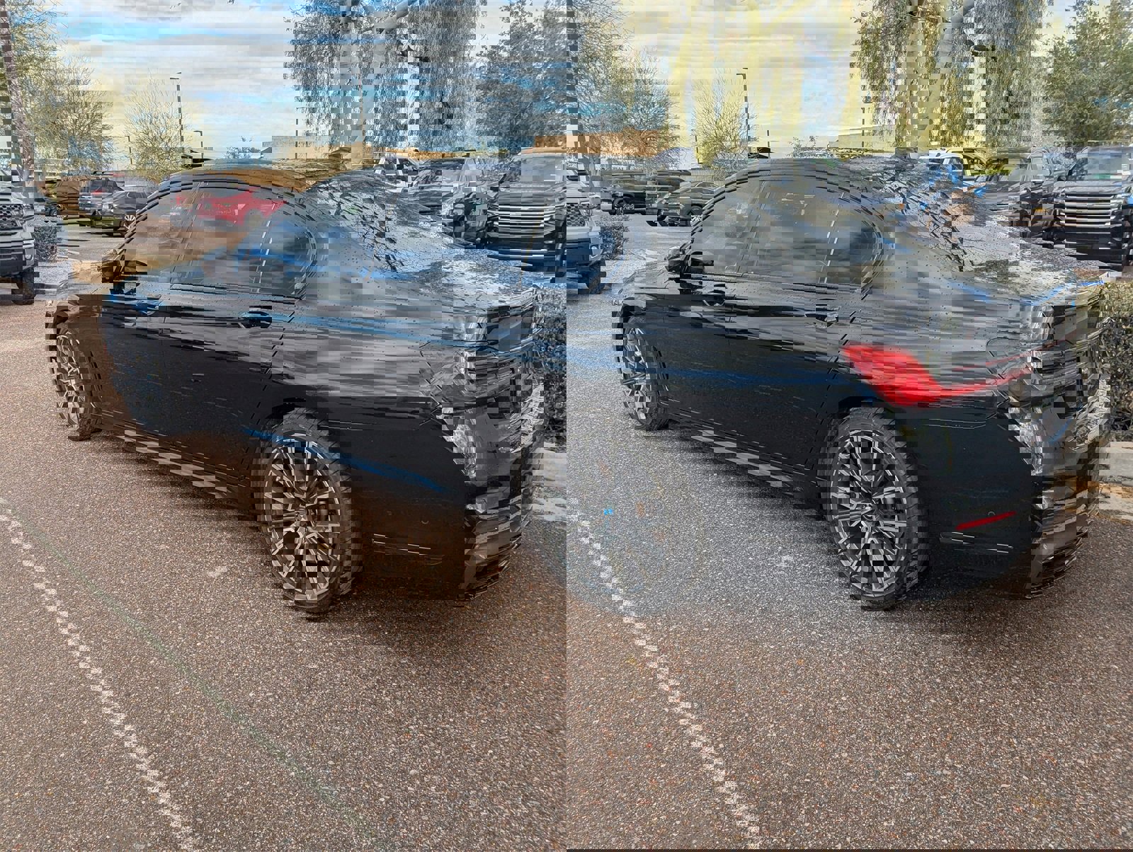 Used 2021 BMW 740i w/ M Sport Package image 9