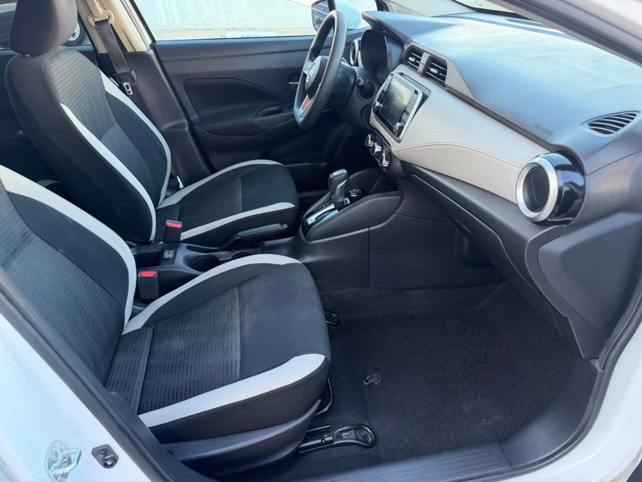 Used 2021 Nissan Versa SV image 35