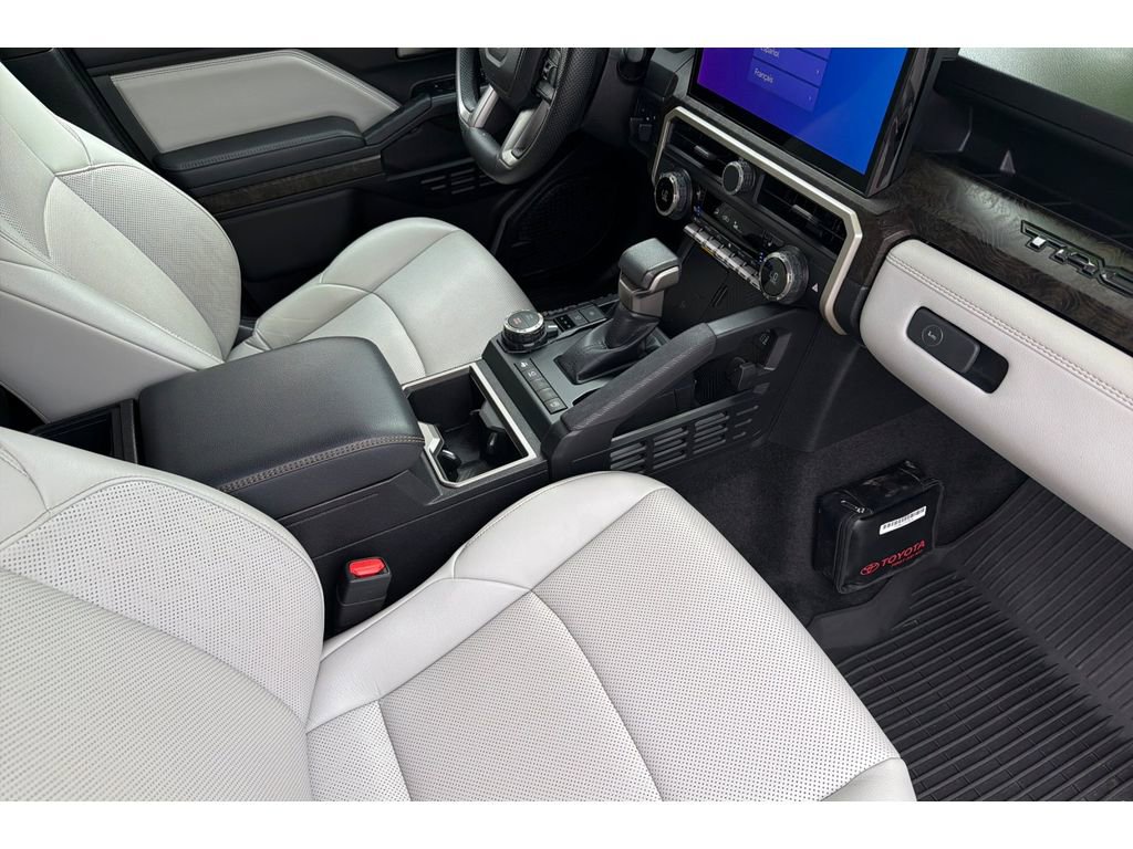 Used 2024 Toyota Tacoma Limited w/ Limited Package (LT) image 16