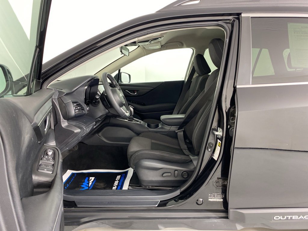 Used 2023 Subaru Outback Premium image 11
