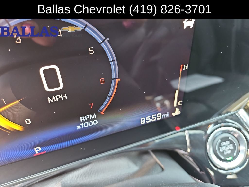 Used 2025 Chevrolet Trax RS w/ Sunroof Package FWD image 12