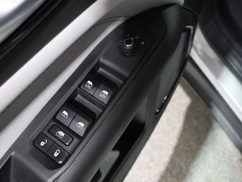 Certified 2024 Jeep Compass Limited image 16