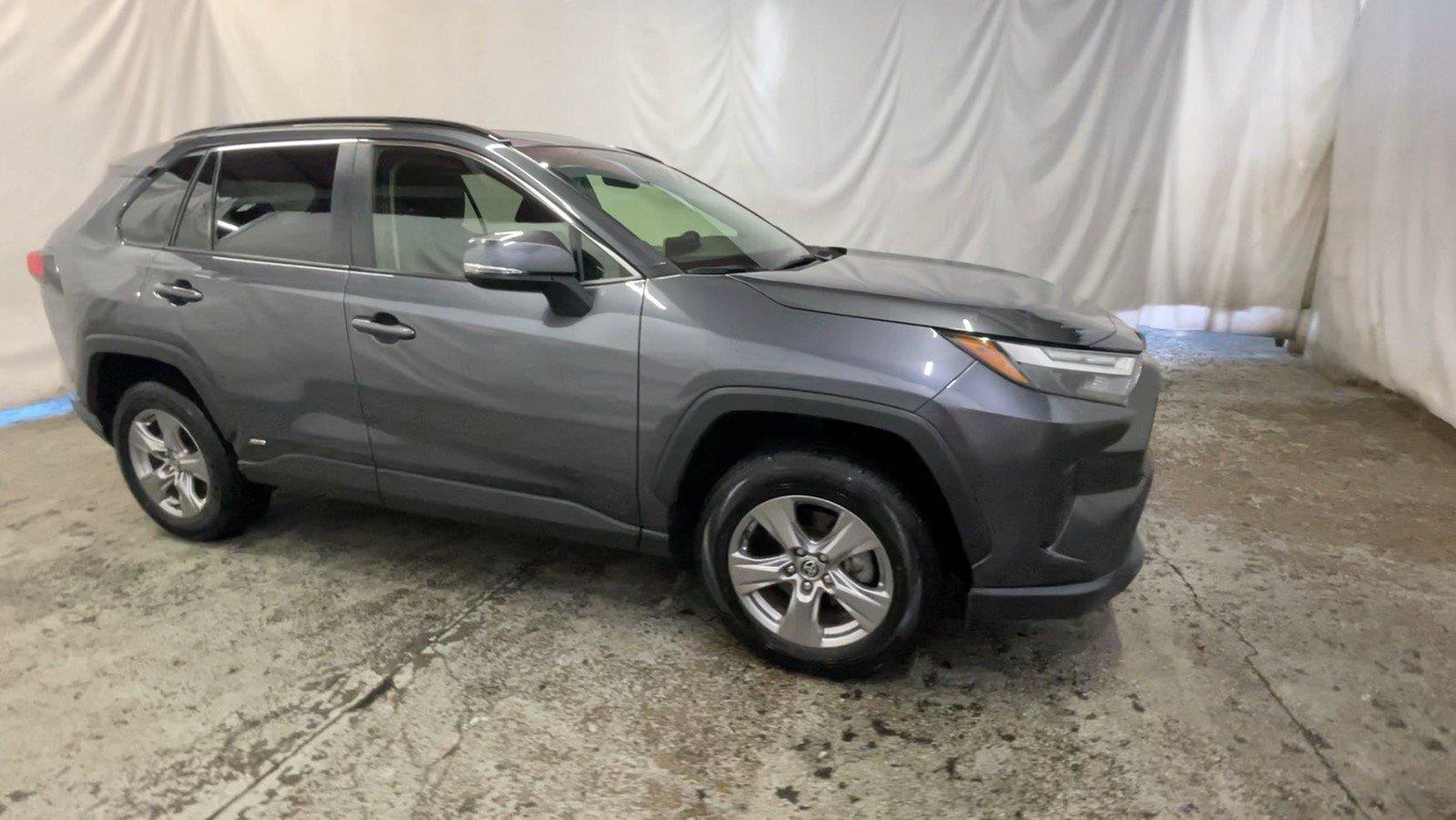 Used 2023 Toyota RAV4 XLE w/ Convenience Package AWD/4WD image 3