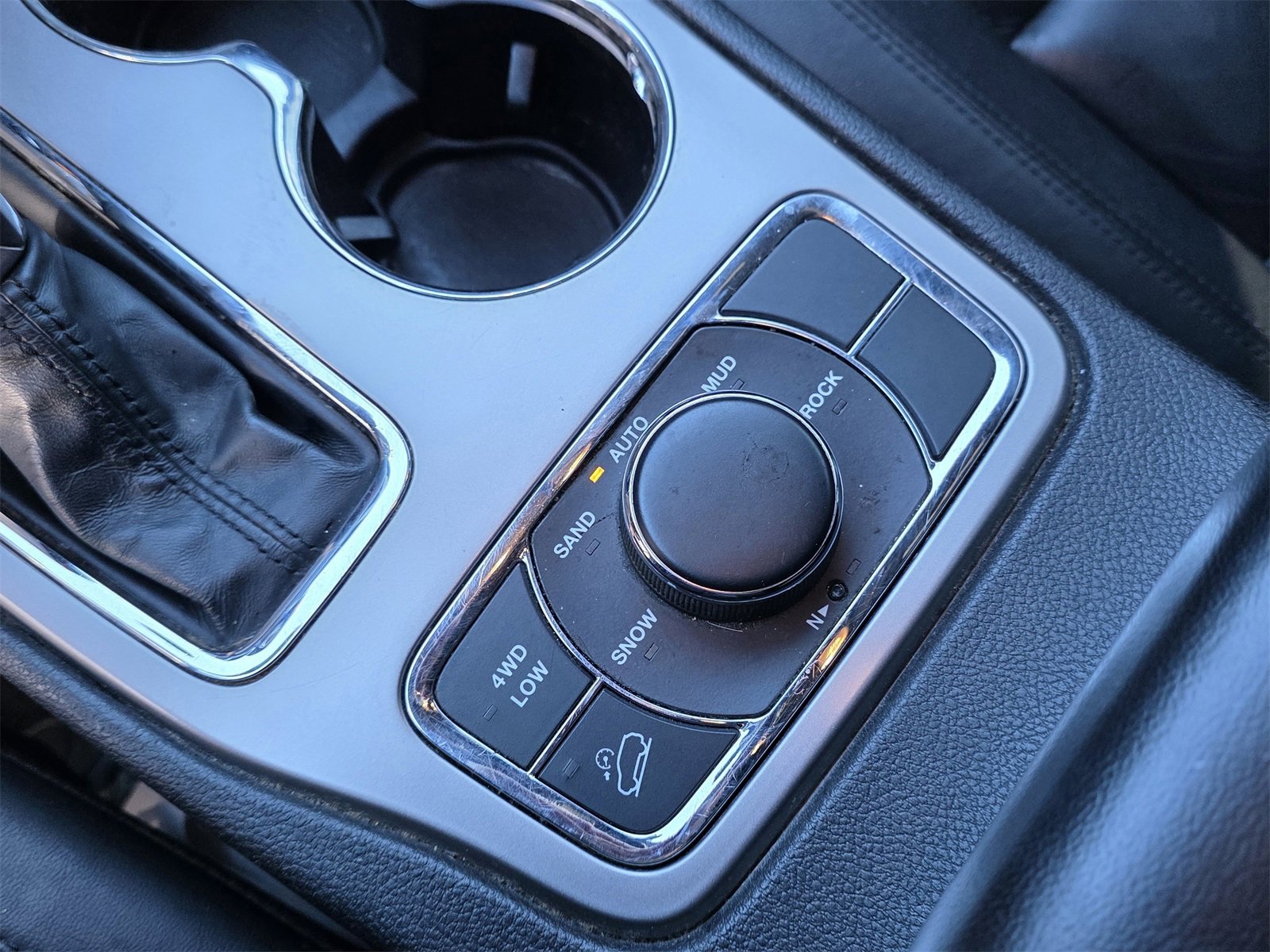 Used 2021 Jeep Grand Cherokee Limited image 25