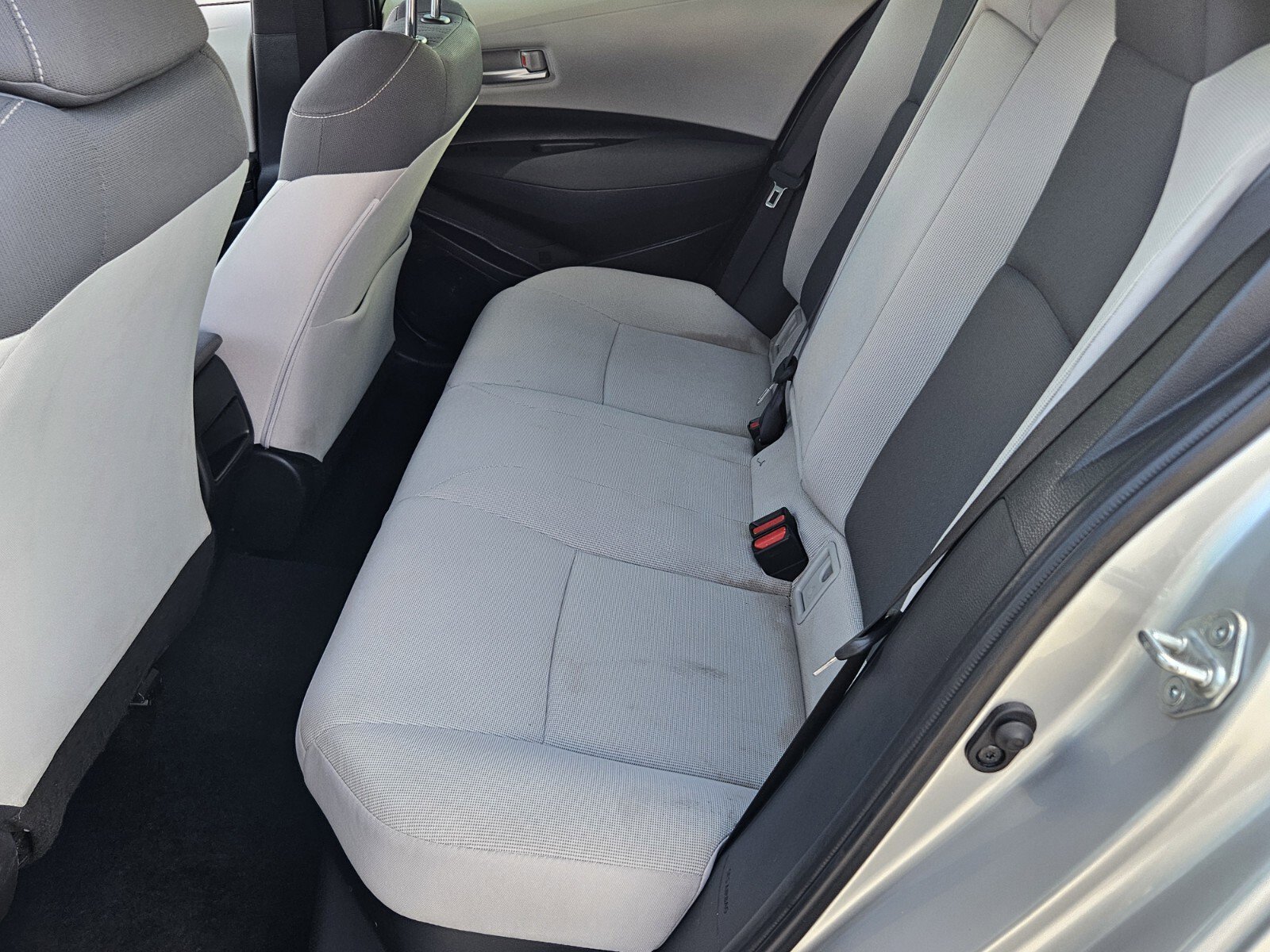 Used 2021 Toyota Corolla LE image 5