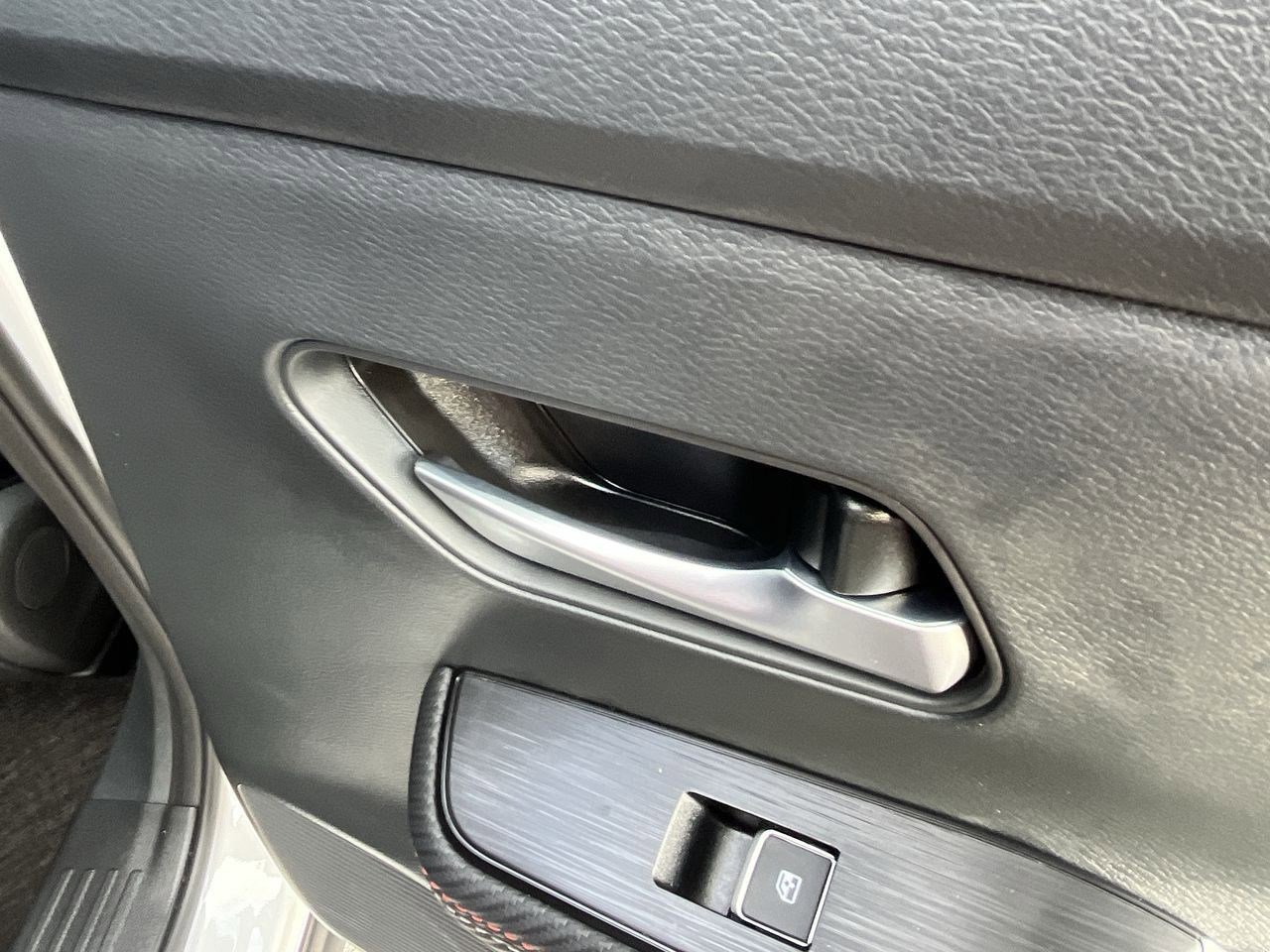 New 2025 Nissan Kicks SR FWD image 33
