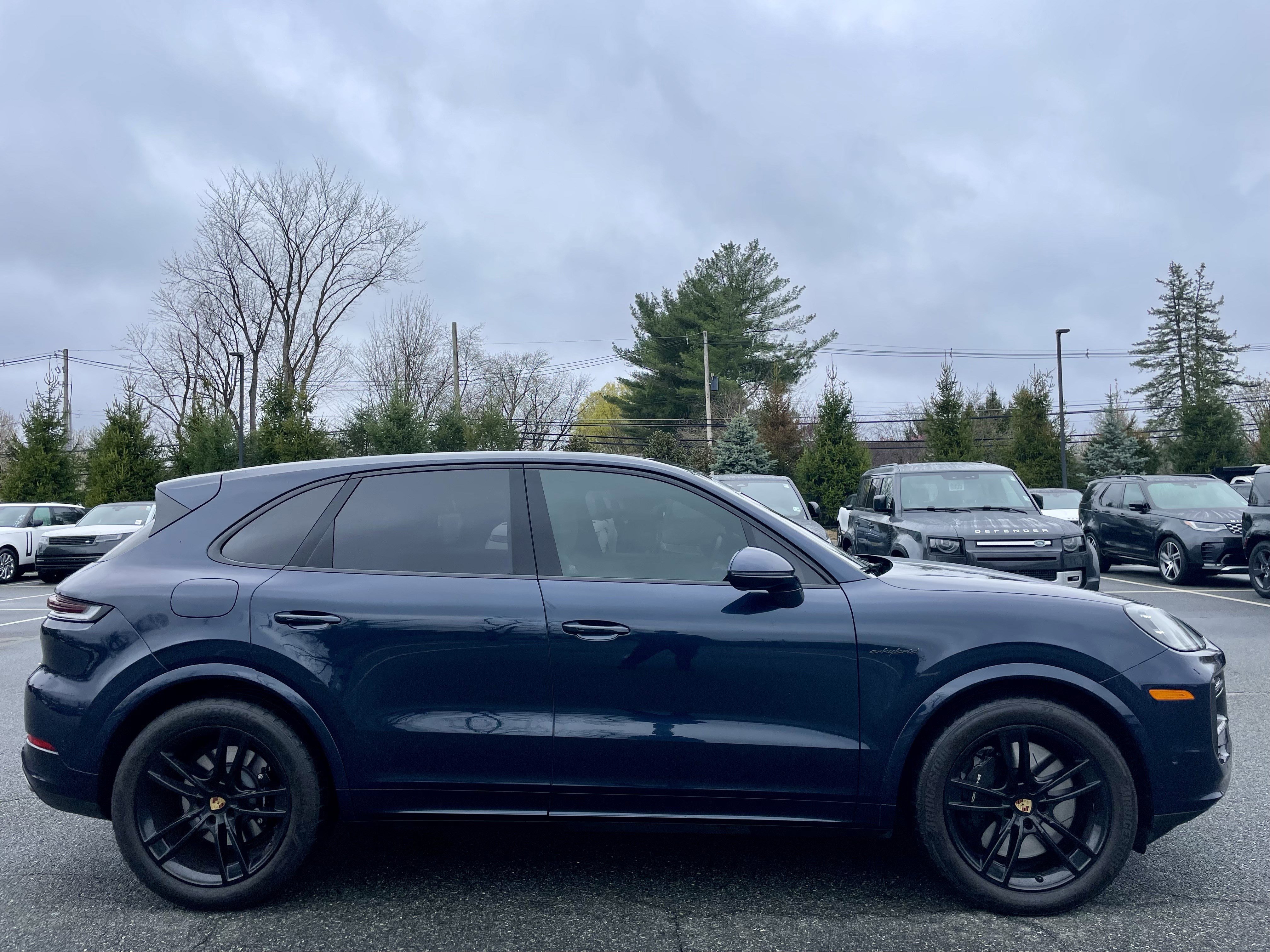 Used 2024 Porsche Cayenne Turbo image 4