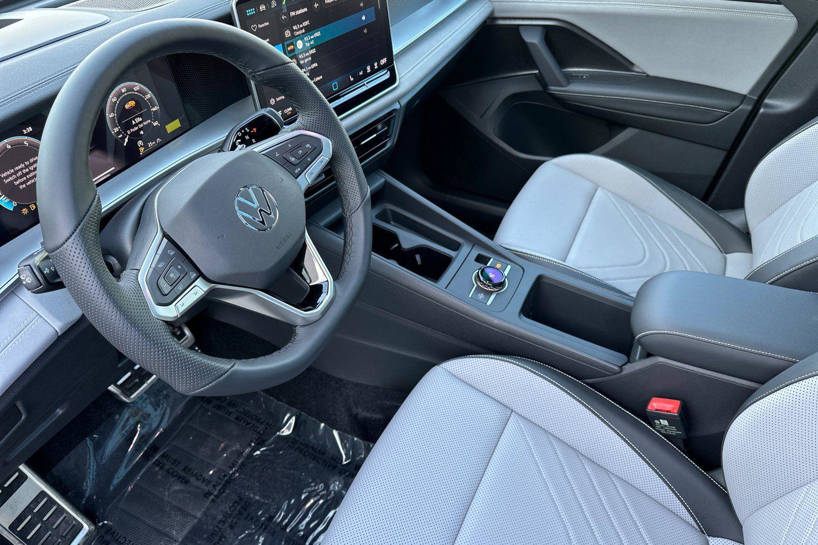 New 2026 Volkswagen Tiguan SE R-Line image 9