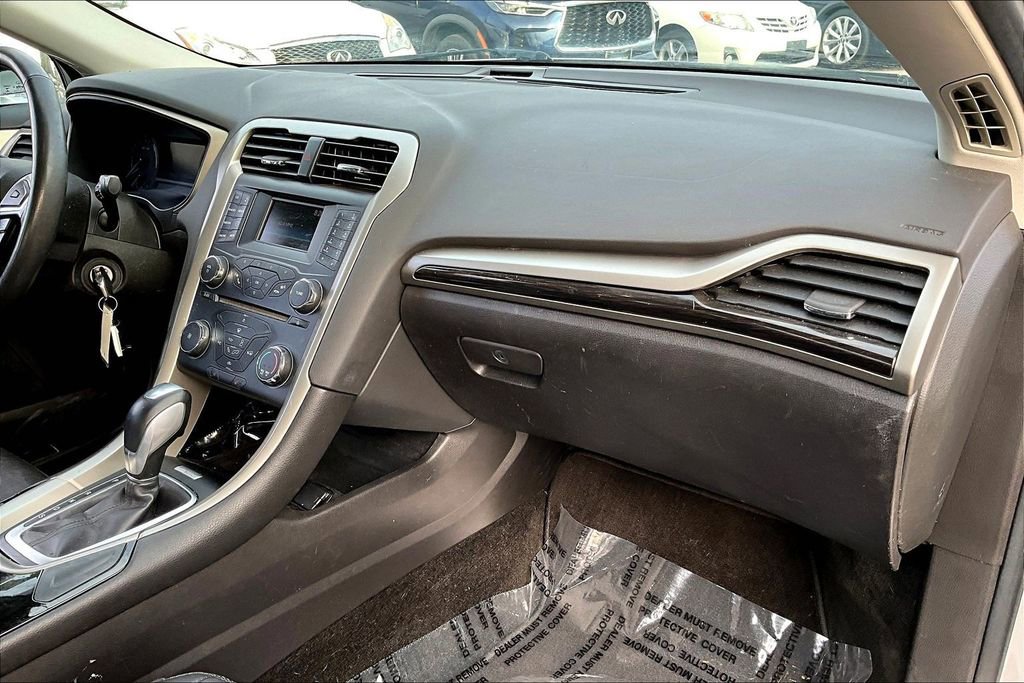 Used 2015 Ford Fusion SE w/ Equipment Group 202A image 24