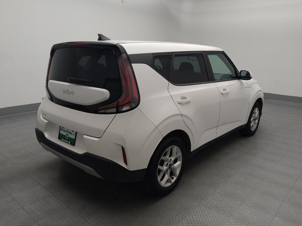 Used 2023 Kia Soul LX w/ Option Group 015 FWD image 9