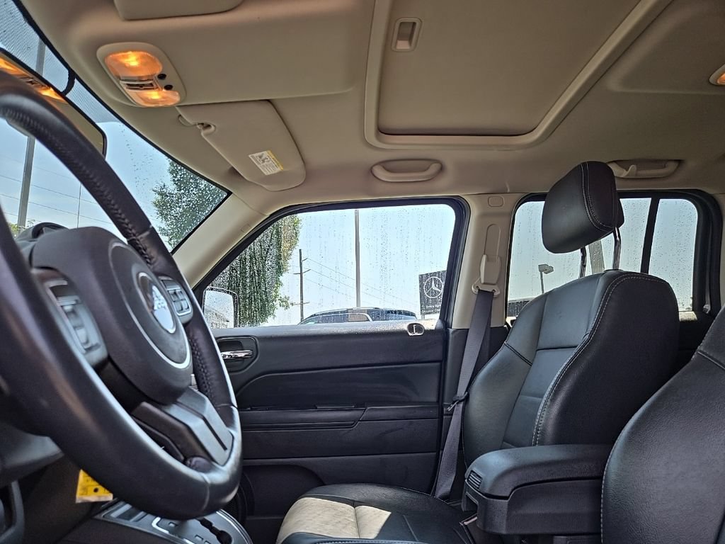Used 2017 Jeep Patriot High Altitude AWD/4WD image 32