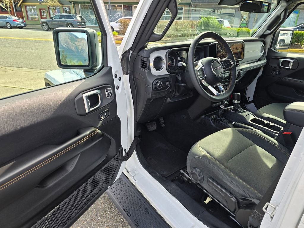 Used 2024 Jeep Wrangler Sahara image 20