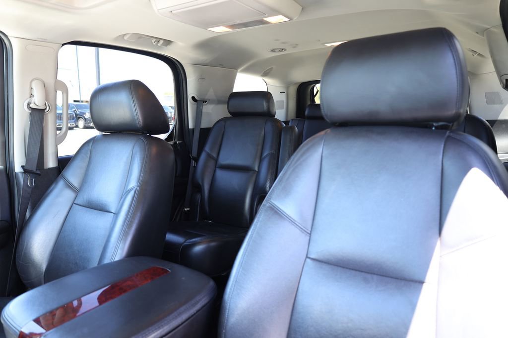Used 2008 Cadillac Escalade AWD image 16