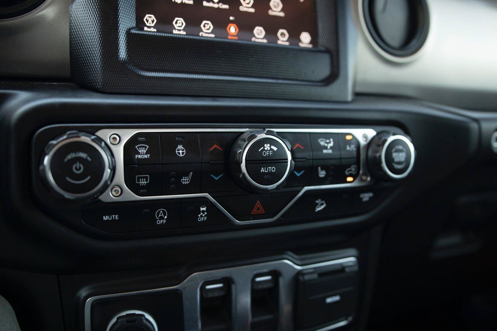 Used 2021 Jeep Wrangler Sport AWD/4WD image 9