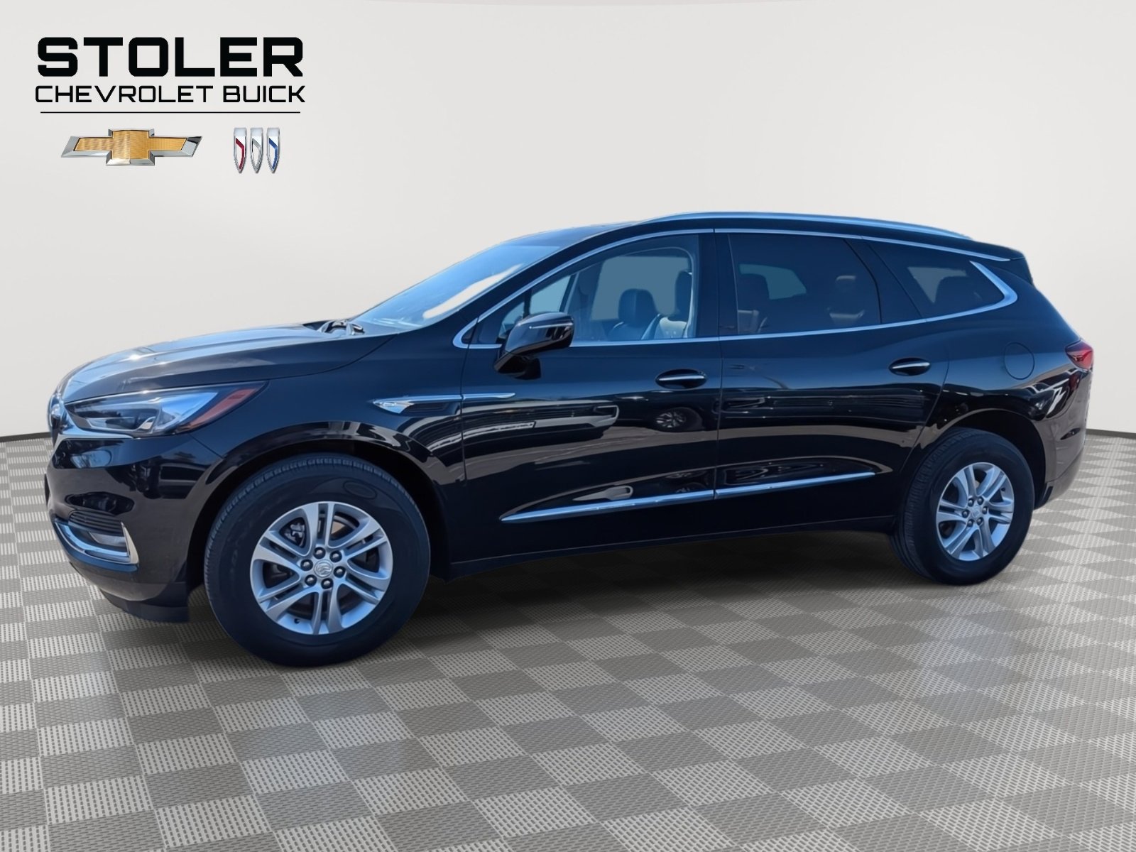 Used 2021 Buick Enclave Essence w/ Sound and Sites Package image 2