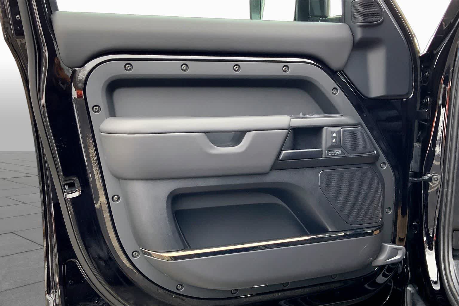 New 2026 Land Rover Defender 110 OCTA AWD/4WD image 10