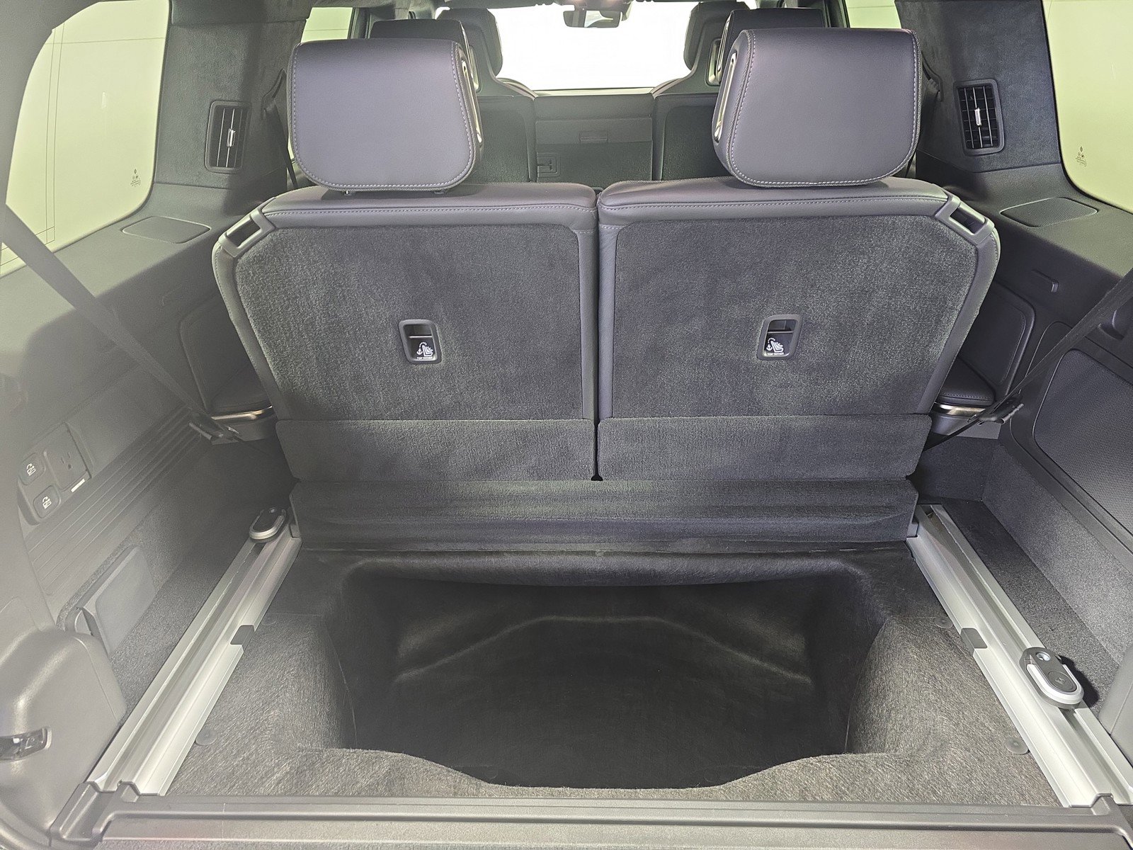Used 2023 Rivian R1S Adventure AWD/4WD image 26